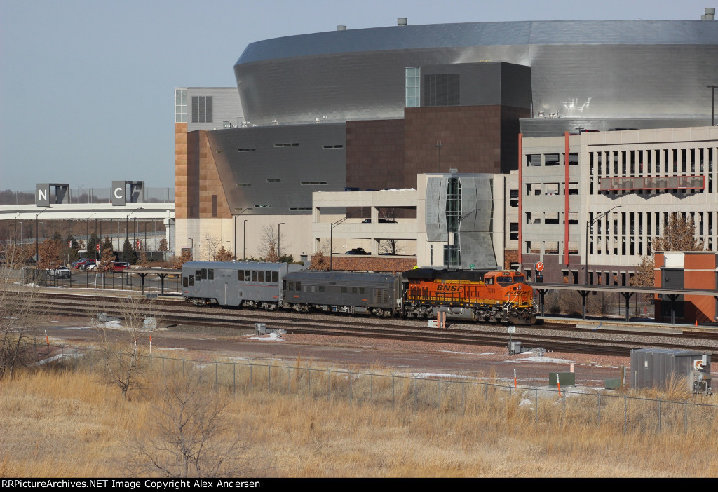 BNSF 7049